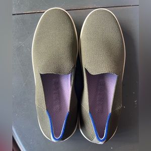 Great condition Rothy’s slip on sneaker!
